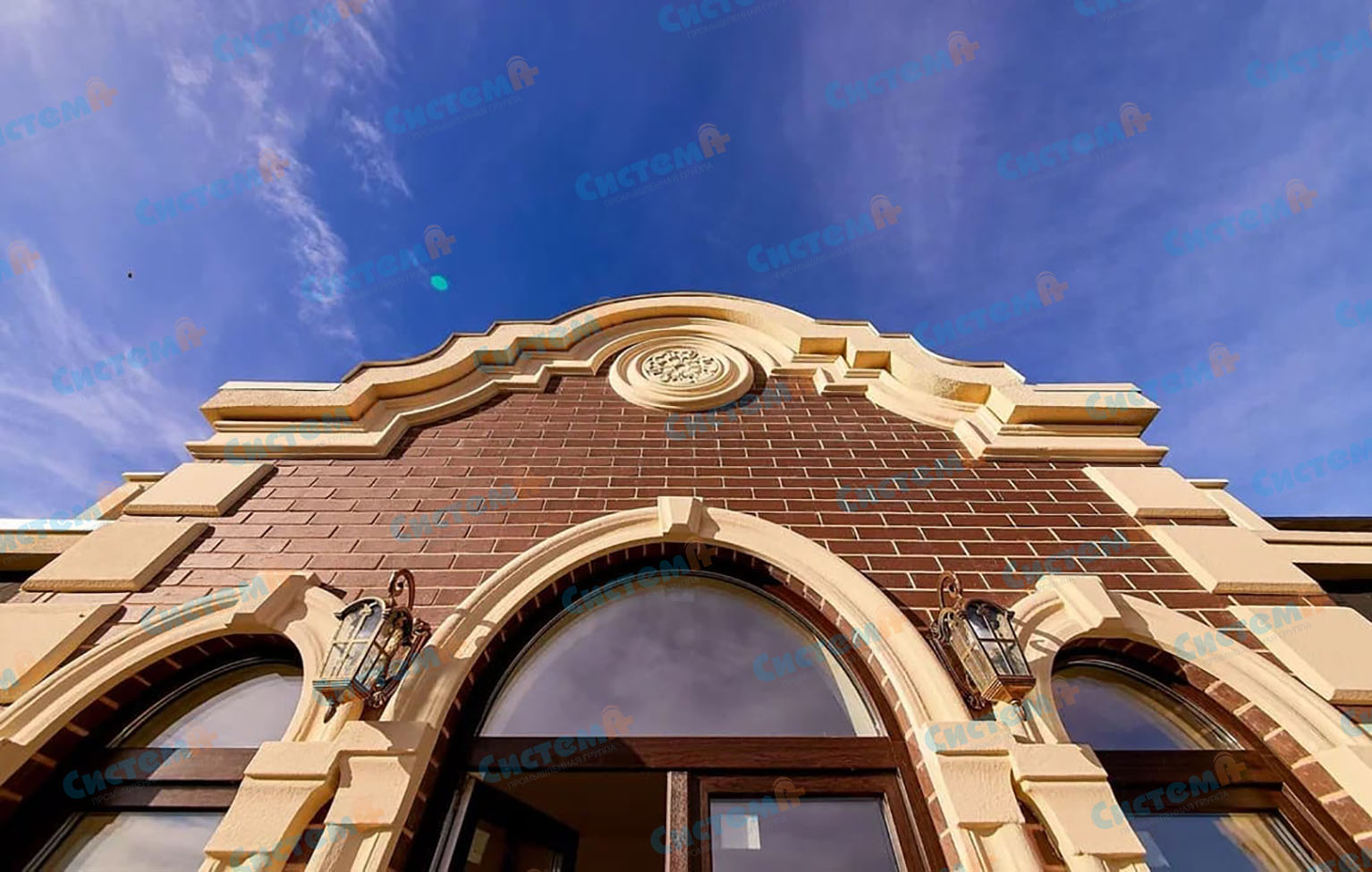 Декор загородного дома пенополистиролом Декор загородного дома пенополистиролом